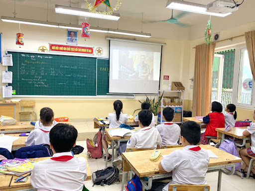 Đưa đón học sinh